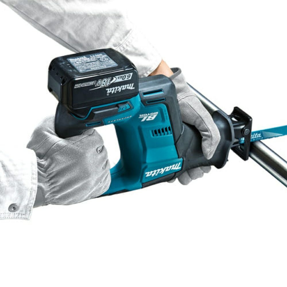 makita マキタ 18V 充電式 レシプロソー JR188D 充電器 (D4508hxwY) Amazon | マキタ レシプロソー充電式18V JR188DZK ケース付/バッテリ