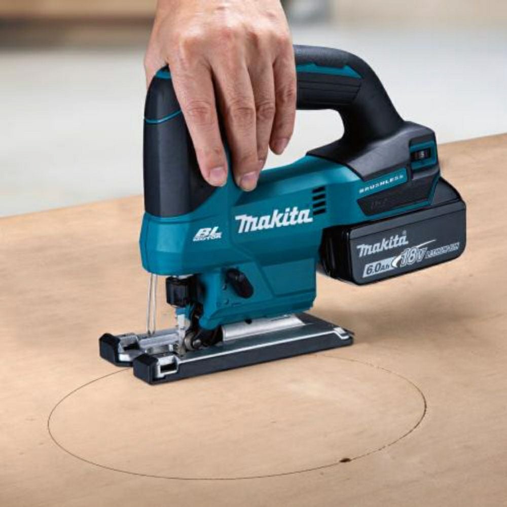 【工具】Makita　マキタ　充電式ジグソー　JV182D　中古　リサイクルショップ宮崎屋佐土原店22.11.11k MAKITA マキタ ジグソー 替刃 ケース付 JV182D ブルー - 中古工具