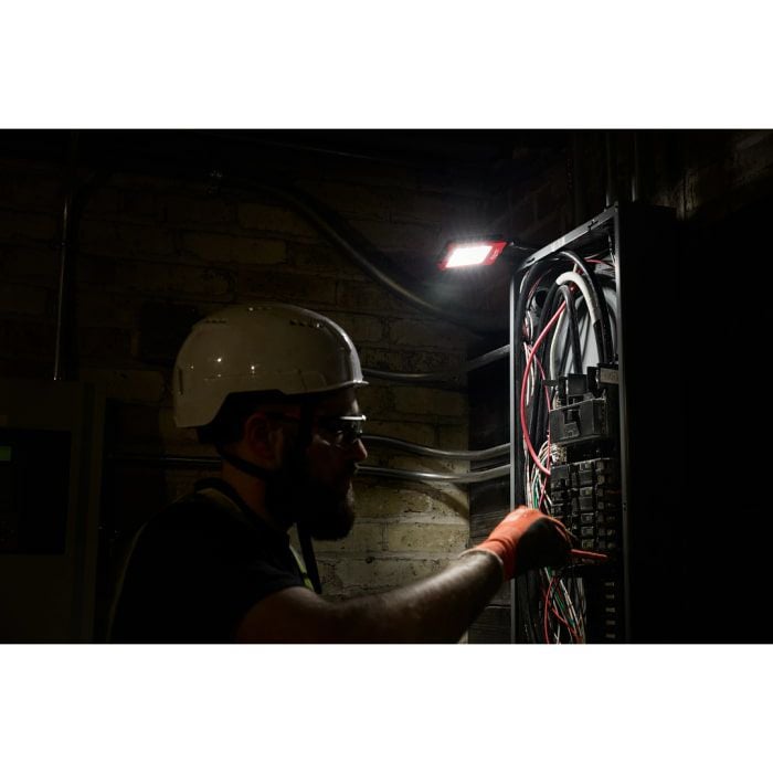 IR FFL-0 APJ バッテリー内蔵式 折り畳みワークライト Milwaukee（ミルウォーキー）